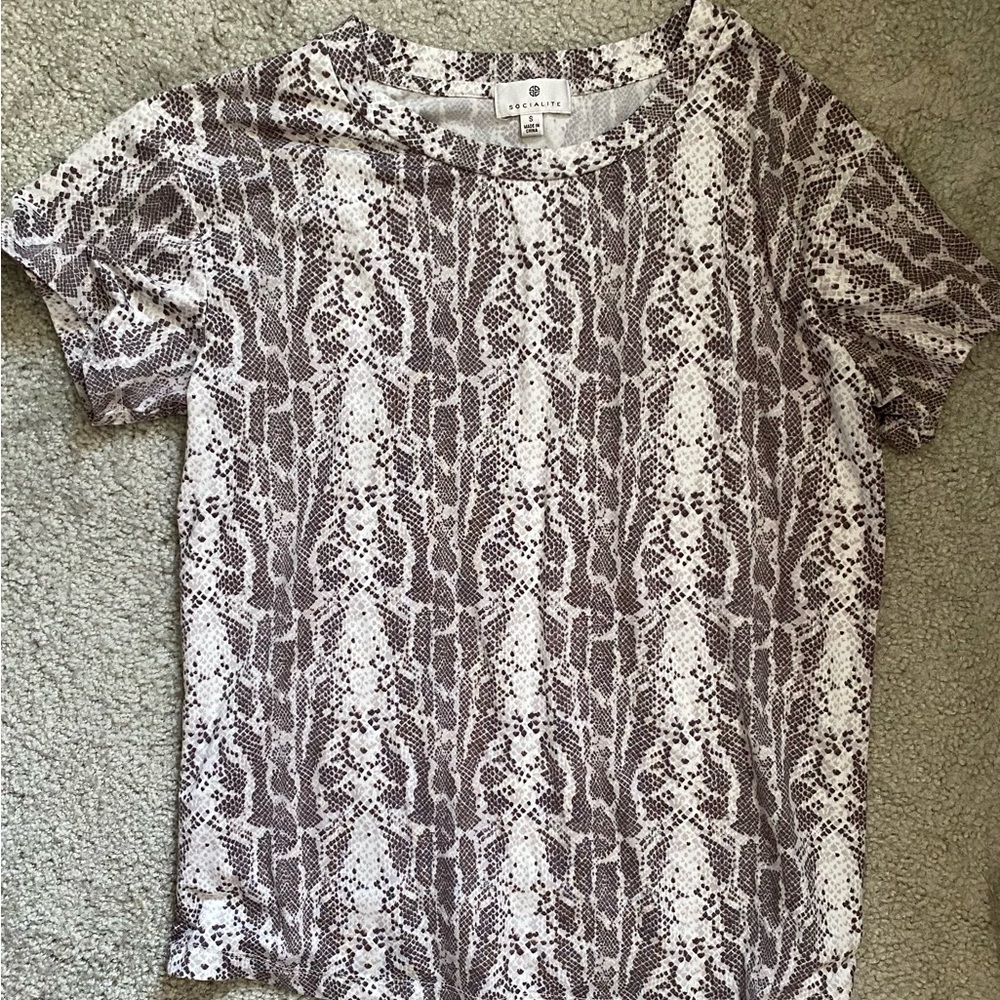 Socialite tee